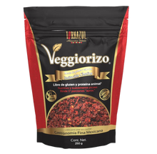 Cargar imagen en el visor de la galería, Chorizo vegano rojo 250gr - Veggiorizo
